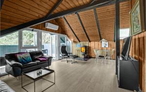 Three-Bedroom Holiday Home In Fano