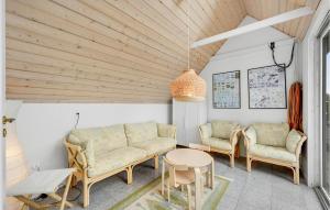 Three-Bedroom Holiday Home In Hvide Sande