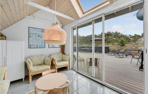 Three-Bedroom Holiday Home In Hvide Sande