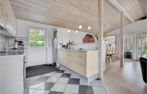 Holiday Home Havbakken Knebel V