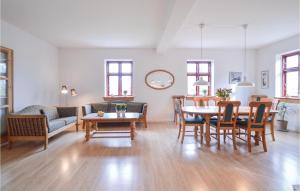 Three-Bedroom Holiday Home In Store Heddinge