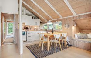 Cozy Home In Ebeltoft