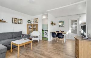Stunning Apartment In Hvide Sande