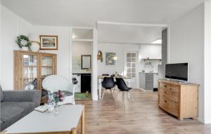 Stunning Apartment In Hvide Sande