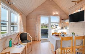 Amazing Home In Struer With Wifi