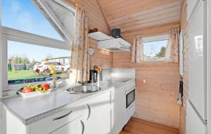 Amazing Home In Struer With Wifi