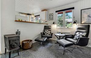 Cozy Home In Nexø With Wifi