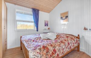 Nice Home In Rønde With House Sea View