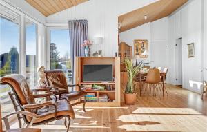 Nice Home In Rønde With House Sea View