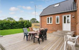 Six-Bedroom Holiday Home In Bagenkop