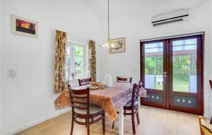 2 Bedroom Beautiful Home In Nykøbing Sj