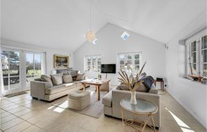 4 Bedroom Amazing Home In Ulfborg