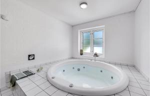 4 Bedroom Amazing Home In Ulfborg