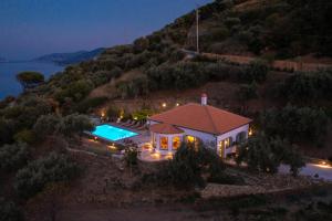 Avgi Villa