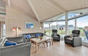 3 Bedroom Awesome Home In Juelsminde