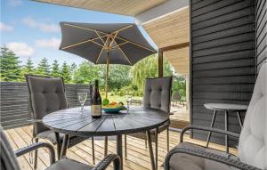 3 Bedroom Lovely Home In Væggerløse