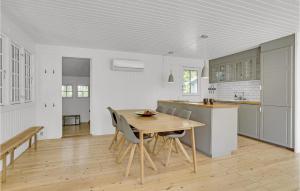 Gorgeous Home In Vejby With Wifi
