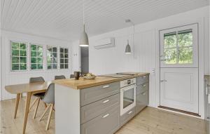 Gorgeous Home In Vejby With Wifi