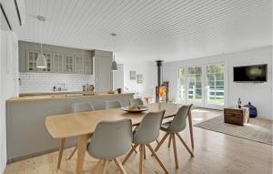 Gorgeous Home In Vejby With Wifi