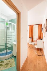Studio Apartment room in Sweet Dreams Apartments