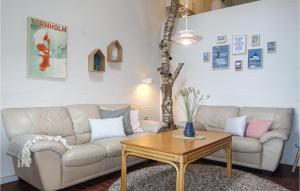 2 Bedroom Lovely Apartment In Allinge