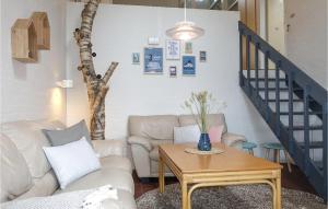 2 Bedroom Lovely Apartment In Allinge