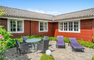 Three-Bedroom Holiday Home In Nykobing Sj