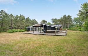 Three-Bedroom Holiday Home In Humble