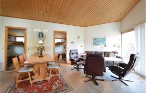 Four-Bedroom Holiday Home In Sjallands Odde