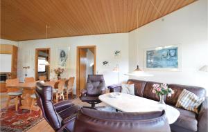 Four-Bedroom Holiday Home In Sjallands Odde