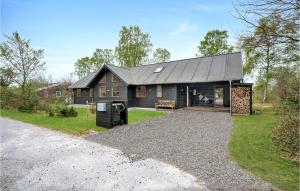 5 Bedroom Stunning Home In Grenaa