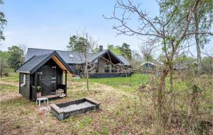 5 Bedroom Stunning Home In Grenaa