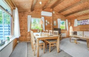 Three-Bedroom Holiday Home In Vaggerlose