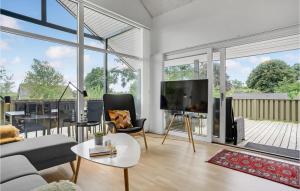 3 Bedroom Beautiful Home In Hejls