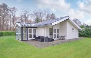 Beautiful Home In Egå With Kitchen - Åstrup