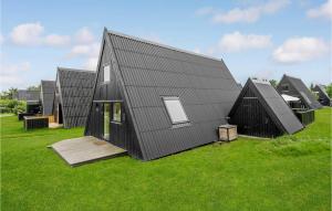 2 Bedroom Cozy Home In Farsø