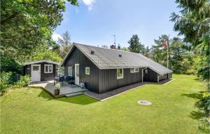 3 Bedroom Cozy Home In Skjern