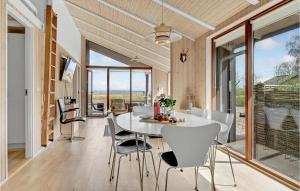 Gorgeous Home In Egå With Wifi