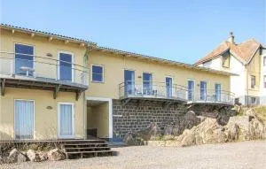 2 Bedroom Lovely Apartment In Allinge - Sandkås