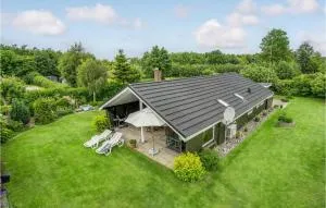 3 Bedroom Lovely Home In Sydals - Skovby
