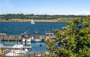 Cozy Home In Stubbekøbing With Kitchen