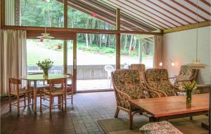 4 Bedroom Gorgeous Apartment In Allinge