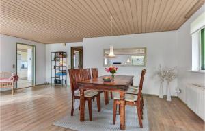 Gorgeous Home In Løgumkloster With Wifi