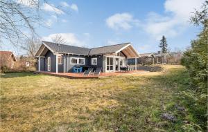 3 Bedroom Amazing Home In Allingåbro