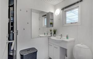 Stunning Home In Holbæk