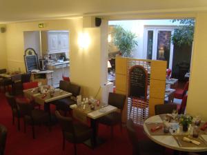Hotels Logis Hotel de France : photos des chambres