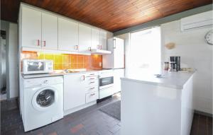 Three-Bedroom Holiday Home In Frostrup