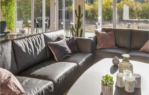 Seven-Bedroom Holiday Home In Frederiksvark