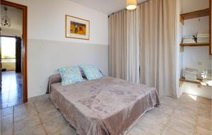 Appartements Awesome apartment in Porticcio with WiFi and 2 Bedrooms : photos des chambres