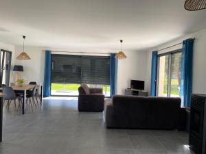 Villas Maison Grands Espaces Calme Jardin/Bois proche 24h du Mans : photos des chambres